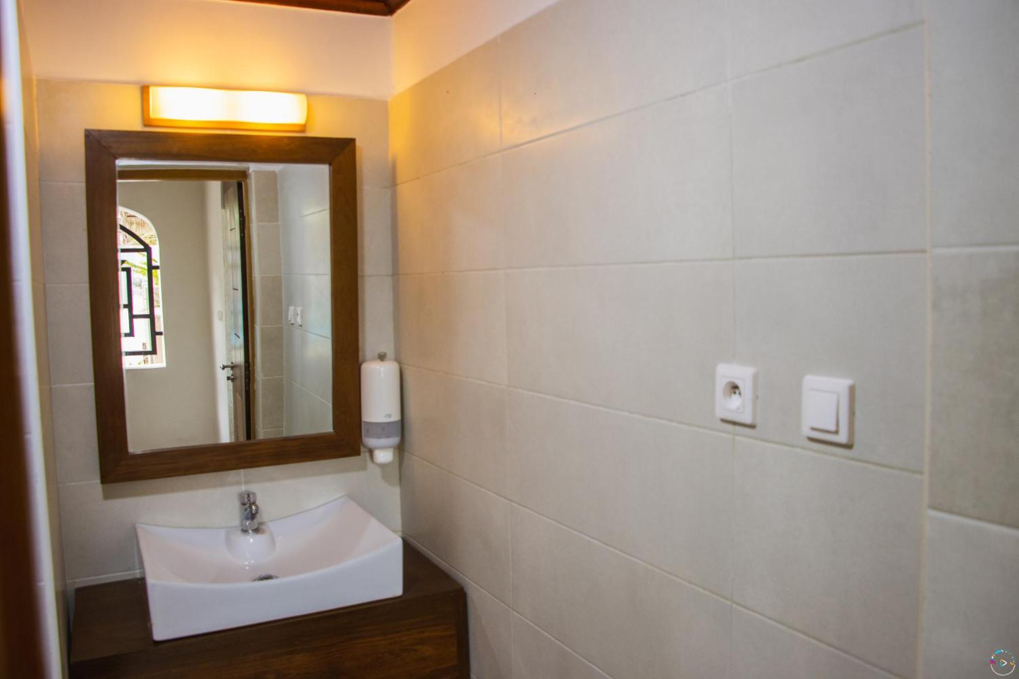 Hotel Baobab Cafe Мурундава Экстерьер фото