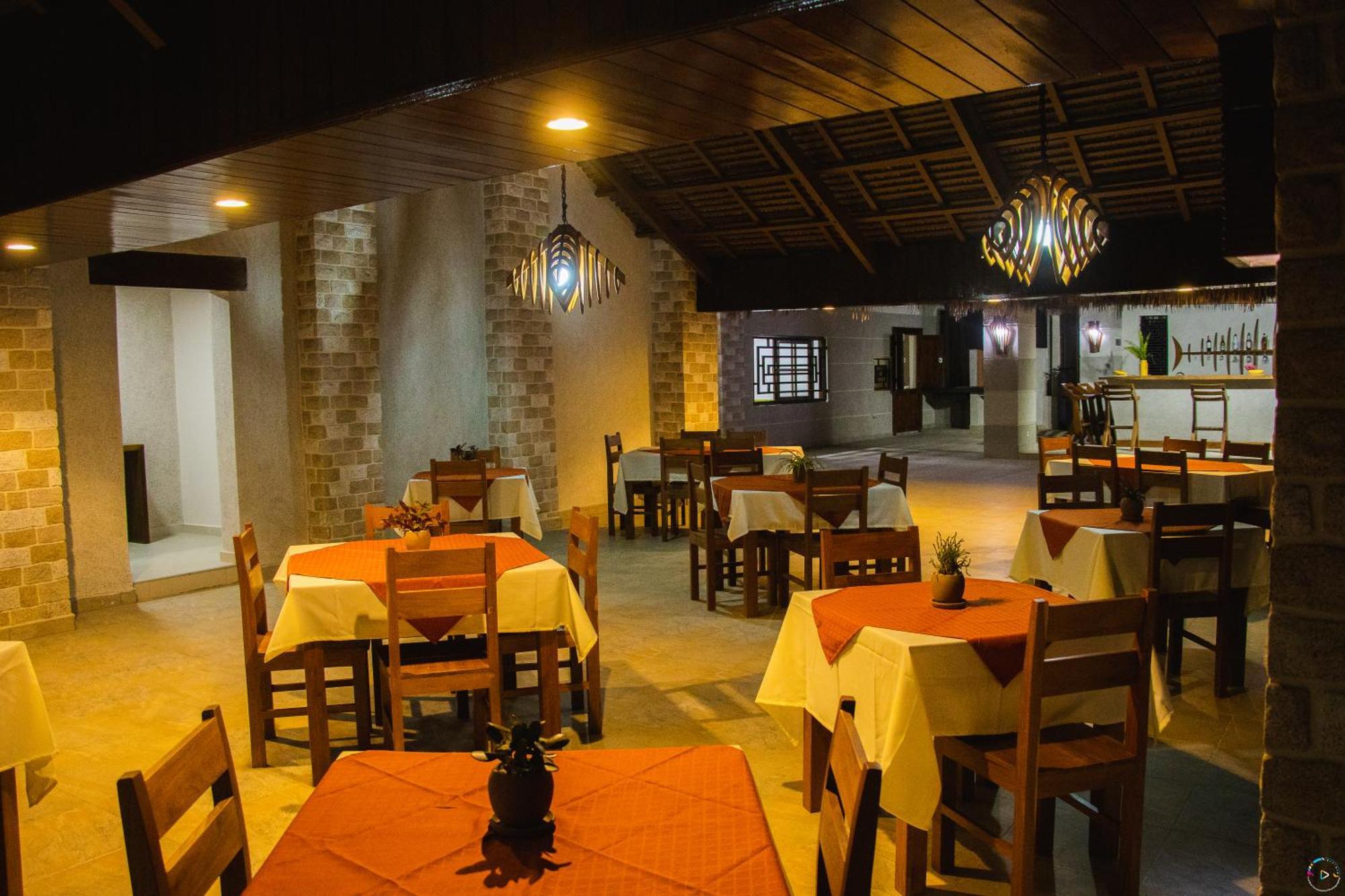 Hotel Baobab Cafe Мурундава Экстерьер фото