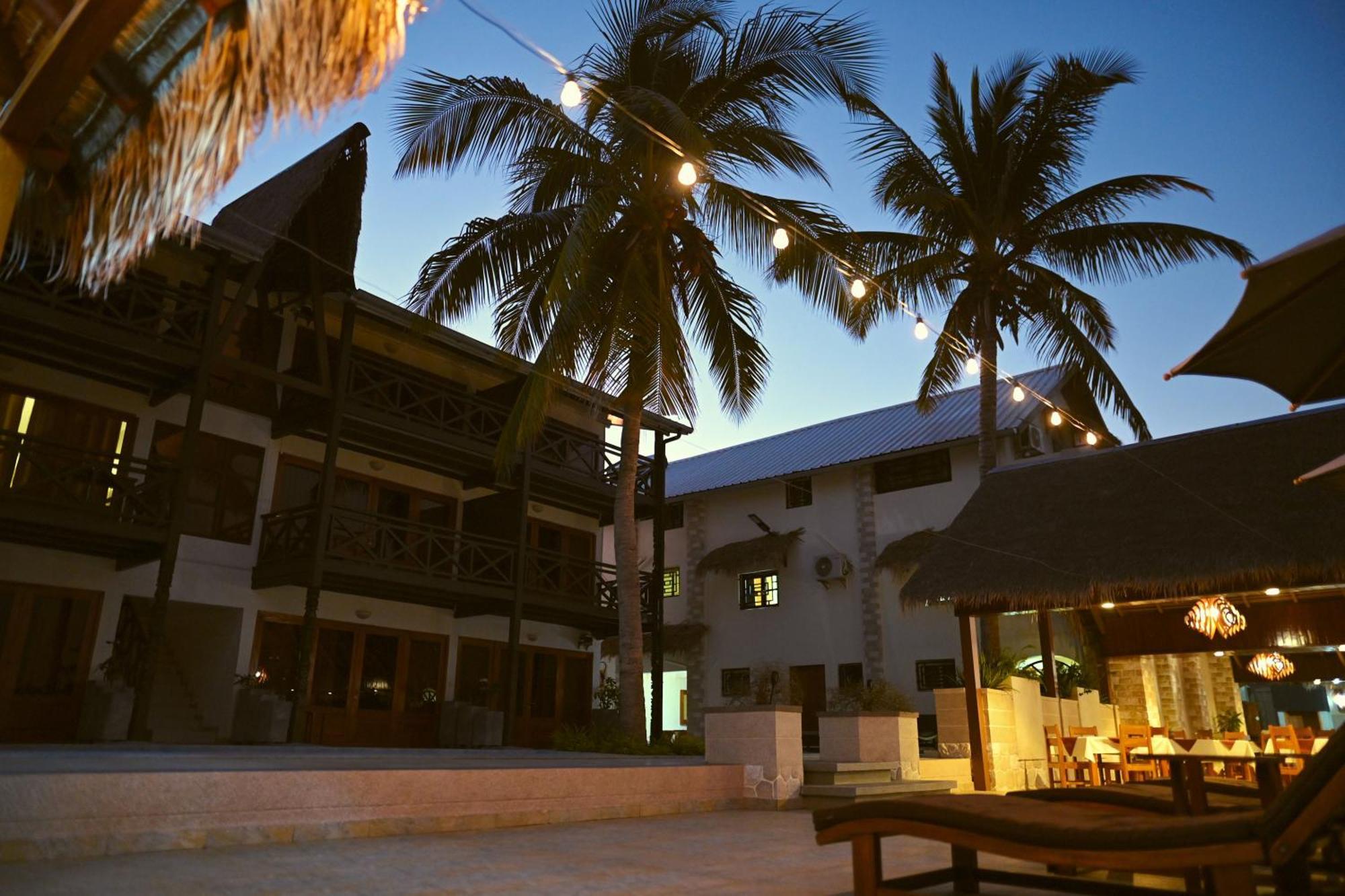 Hotel Baobab Cafe Мурундава Экстерьер фото